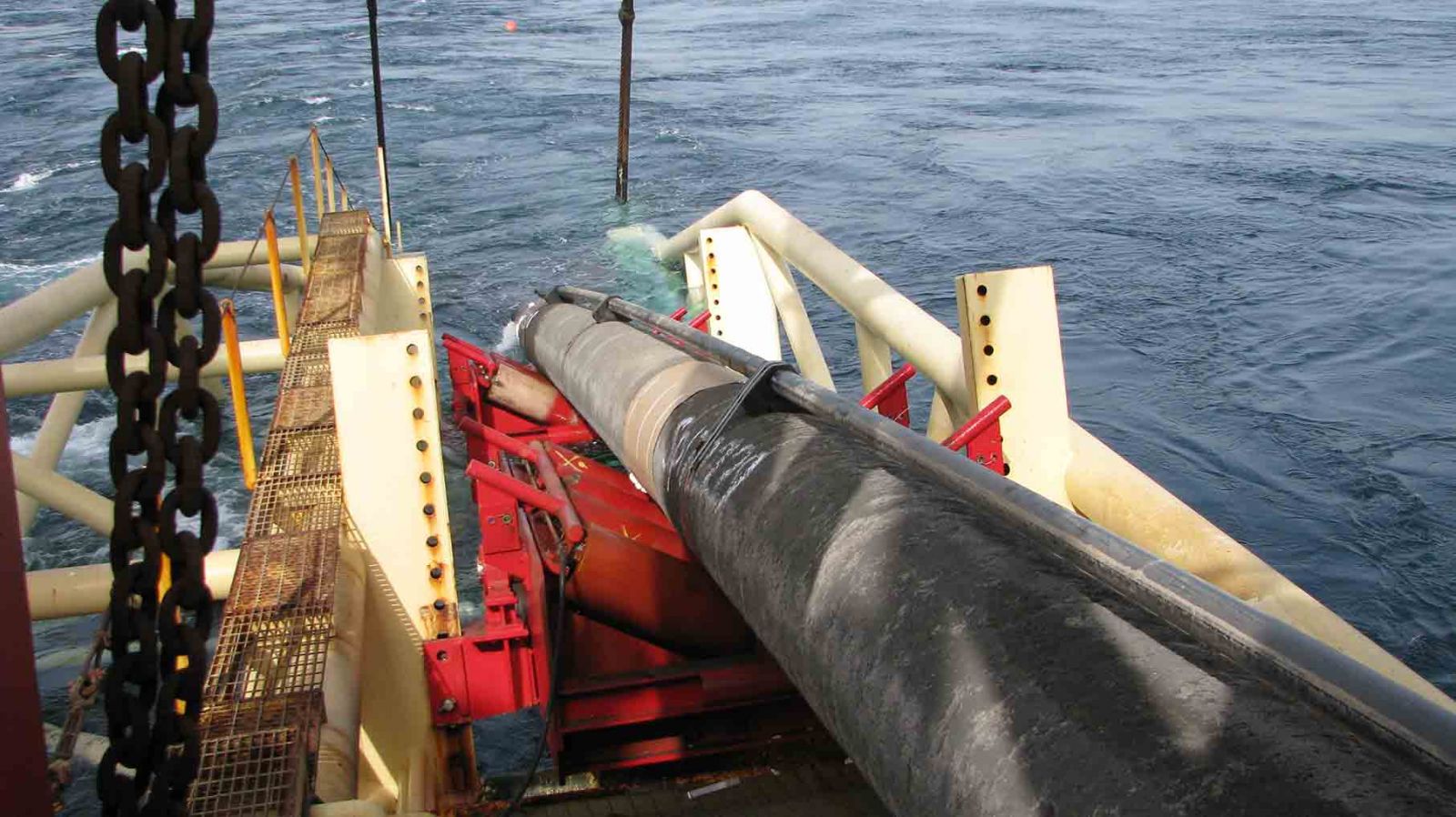 بررسی خطوط لوله زیر دریایی صادرات نفت خام کشور