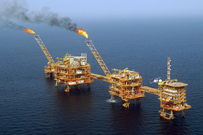 مجلس «بودجه» طرح توسعه میدان‌های مشترک نفت را بررسی می‌کند