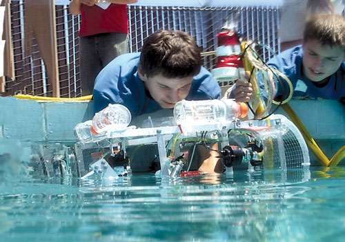 مسابقه بین المللی ربات های زیردریایی کنترل از راه دور برگزار شد