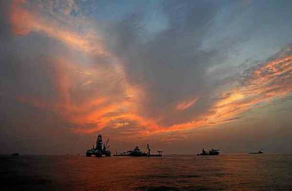 تعطیلی ١١ درصد از تولید نفت آمریکا در خلیج مکزیک