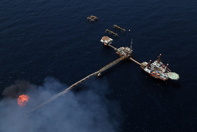 تاسیسات آسیب دیده شرکت نفت فلات قاره باسازی می‌شود