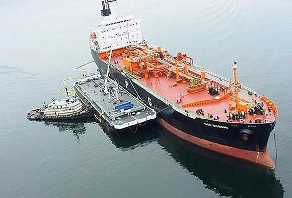 ایران ١٢ نفت‌کش خود را به شرکت‌های نفتی بین المللی اجاره داد