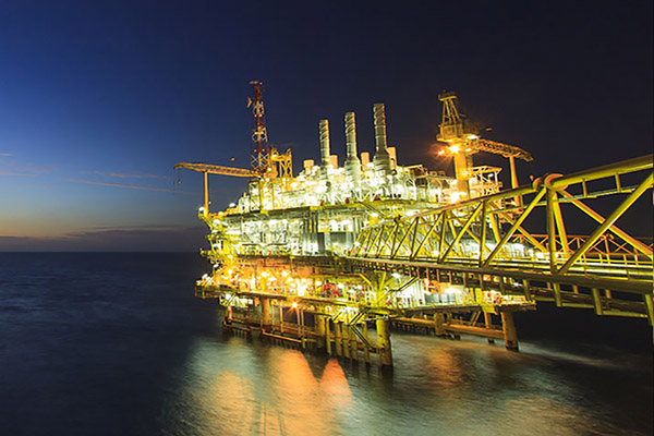 توسعه فاز 2 آذر در قالب قراردادهای جدید نفتی اجرا می‌شود