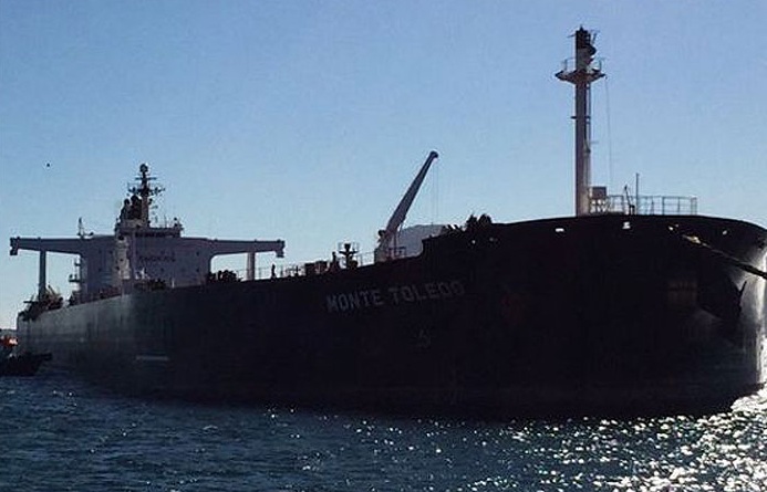 پهلوگیری نخستین کشتی نفتکش ایران در قاره سیاه