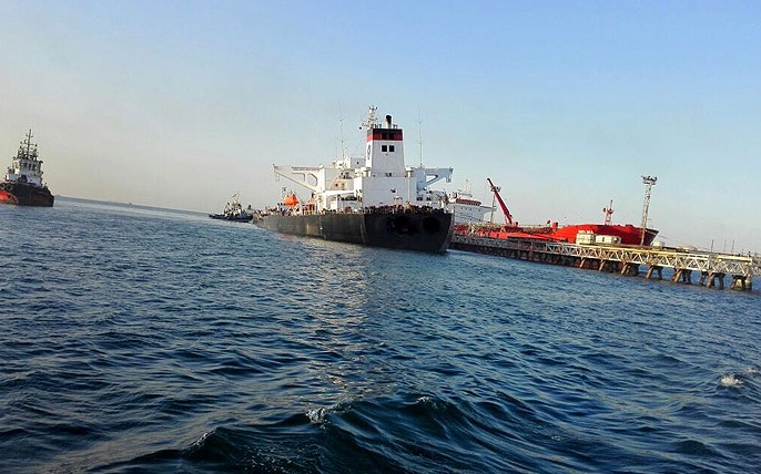 جزئیات عملیات نجات نفتکش در اسکله شرقی خارک تشریح شد