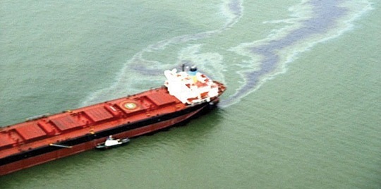 کنترل آلودگی کشتی‌ها بر عهده سازمان بنادر است