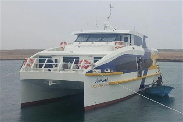 کشتی مسافری پیشرفته در مسیر بوشهر به خارگ راه‌اندازی می‌شود