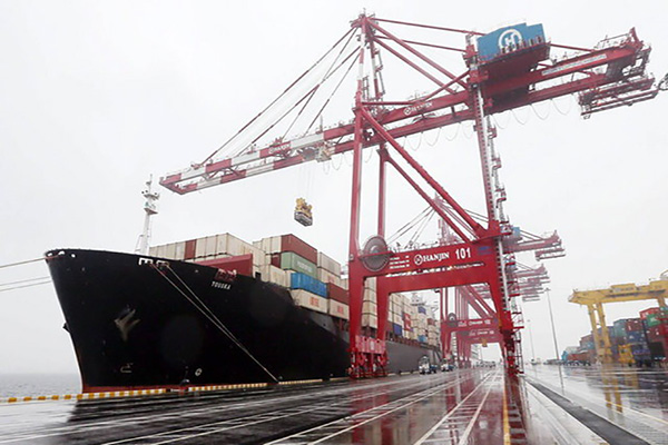 توقف خدمات کانتینری شرکت کشتیرانی تایوانی به ایران