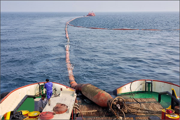 شیلنگ‎های گوی شناور صادرات نفت در منطقه لاوان تعویض شد