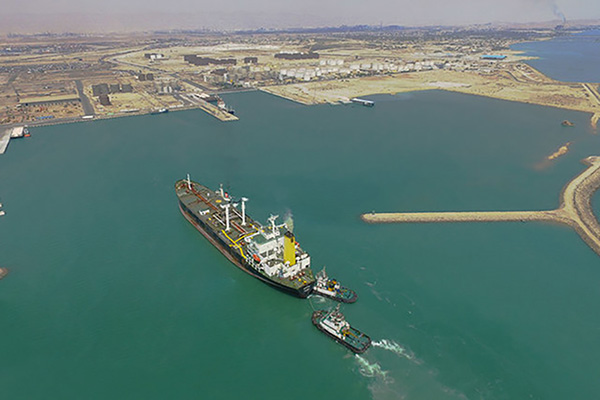 نفتکش 25هزار تنی قیر صادراتی در بندر خلیج‌فارس پهلو گرفت