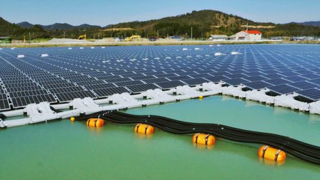 آغاز عملیات اجرایی احداث نخستین نیروگاه خورشیدی شناور کشور 