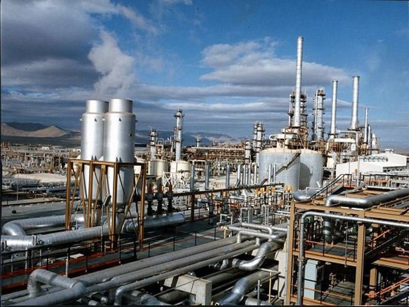 اختصاص 700 میلیون دلار برای توسعه‌ی میادین مشترک نفتی ایلام